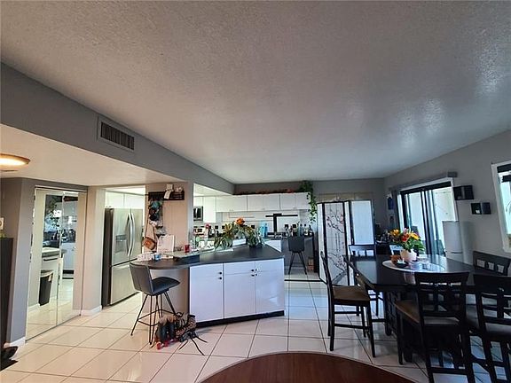 2nd image of 701 NW 19th St APT 503