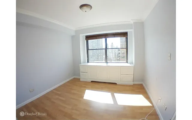 Rented by Douglas Elliman | media 23