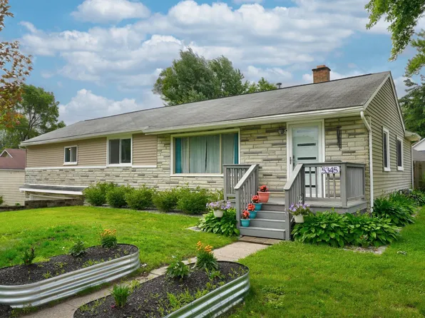5345 Clinton River Dr, Waterford, MI 48327