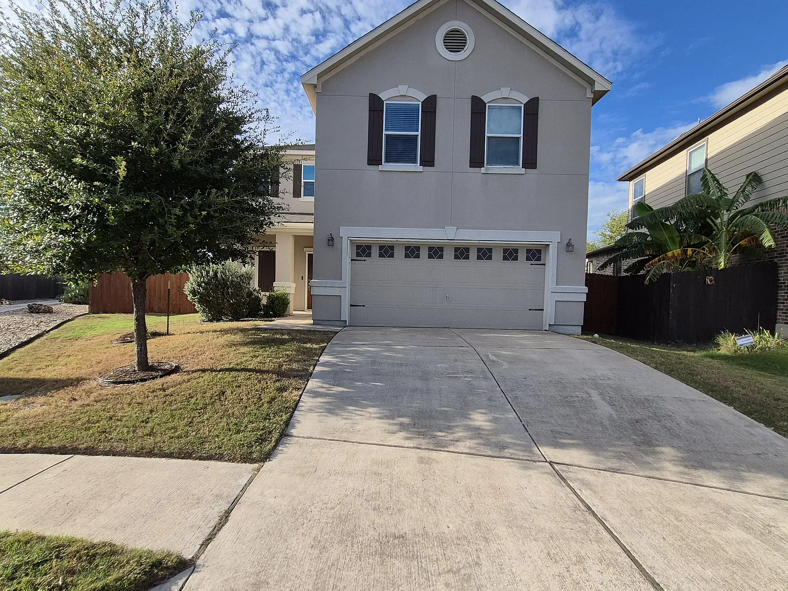 4 bed, 2.5 bath, 1884 sqft, $2,300 — Photo 1