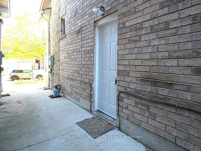70 Penbridge Cir #LOWER — Photo 5