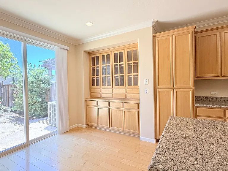 304 Karelian St — Photo 16