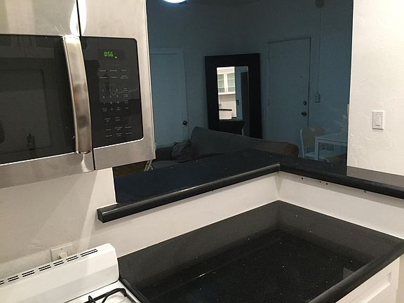 5th image of 760 Jefferson Ave APT 4
