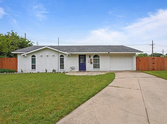 3rd image of 126 Redwood Pl