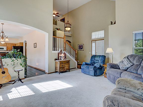 5th image of 325 Haywood Dr