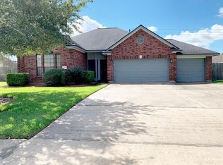 141 Indian Warrior Trl, Lake Jackson, TX 77566