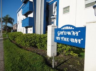 350 79th Ave N APT 330, Saint Petersburg, FL 33702