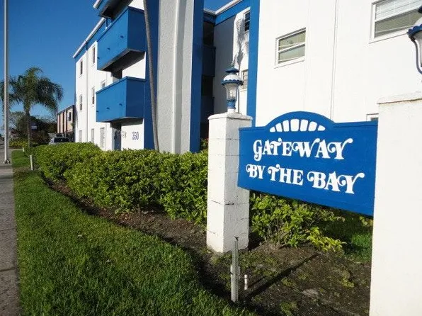 350 79th Ave N APT 330, Saint Petersburg, FL 33702