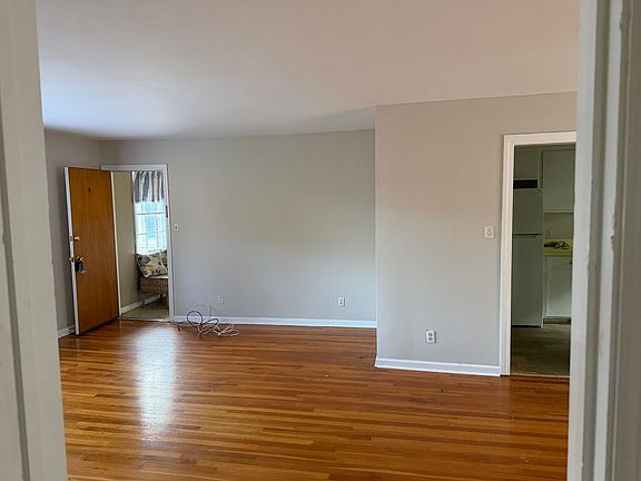4th image of 7 Doughty St APT H