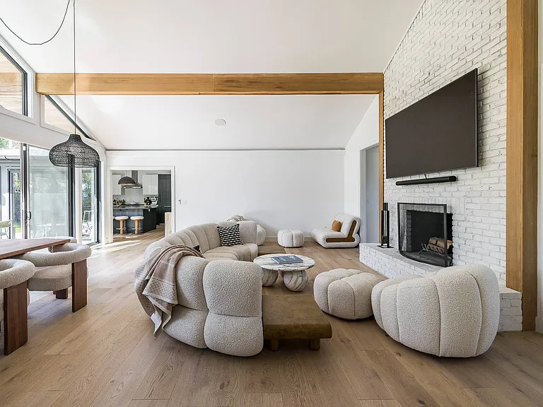 415 Old Stone Hwy — Photo 7