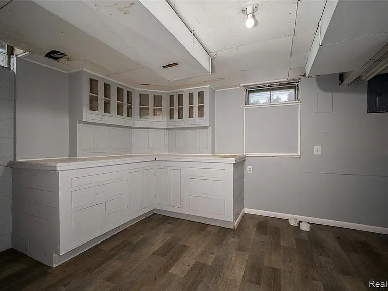 21328 Audette St — Photo 13