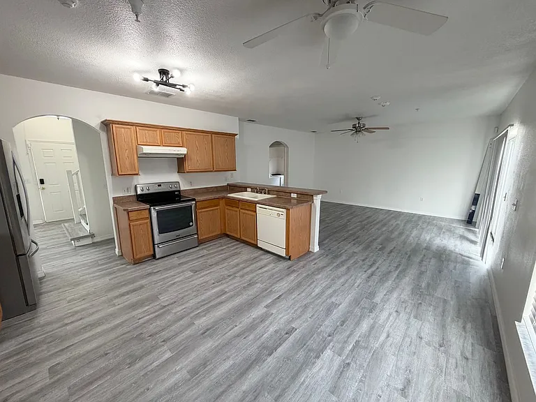301 Shad Way — Photo 5