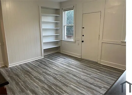 2613 Webster Ave — Photo 15