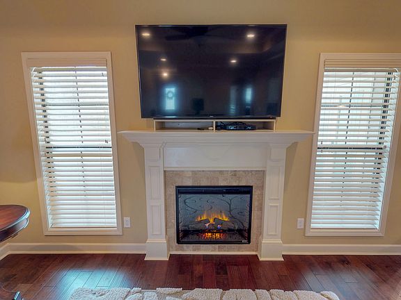 4th image of 209 Ponderosa Dr