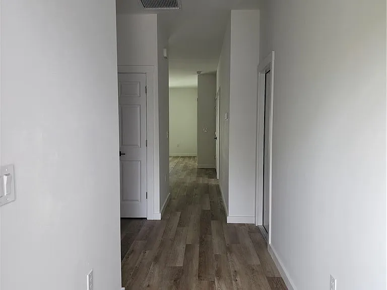 2431 Lola Ave S — Photo 10