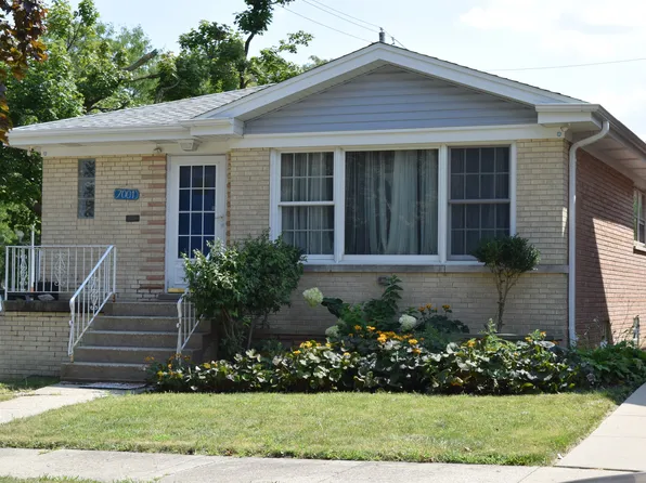 7001 W Newport Ave, Chicago, IL 60634