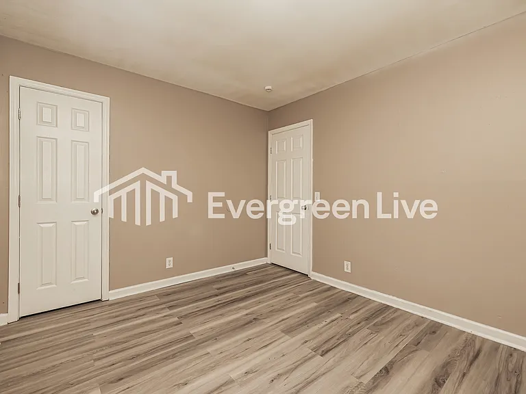 4634 Woodland Hills Blvd — Photo 10