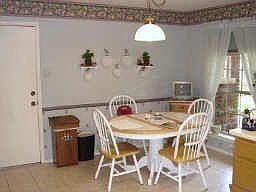 4th image of 810 W Country Meadows Ln