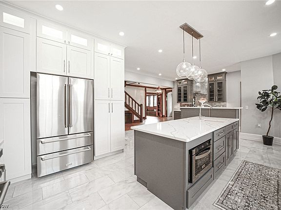 5th image of 2765 Fairmount Blvd
