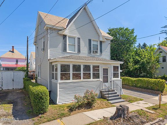 4th image of 1029 Forest Rd