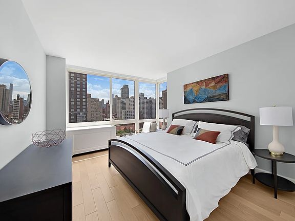 5th image of 389 E 89th St APT 15A