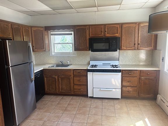 2nd image of 346 Memorial Dr #2