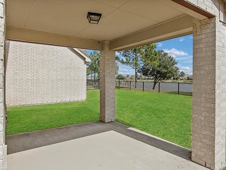 1995 Biscayne Lake Dr — Photo 27