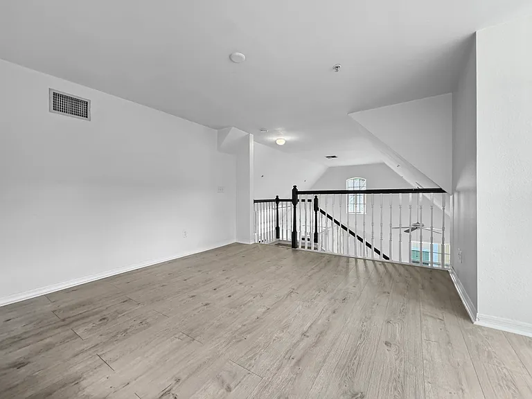 3353 Westchester Square Blvd #202 — Photo 11