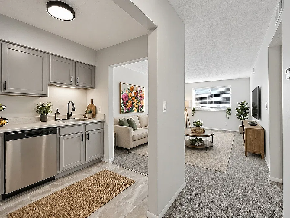 Center Court Apartments