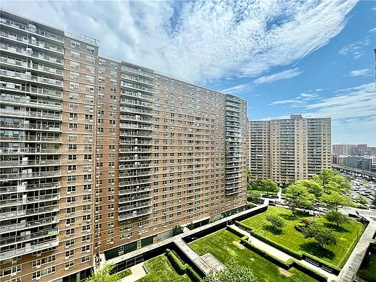 Sold by Remax Edge | media 39