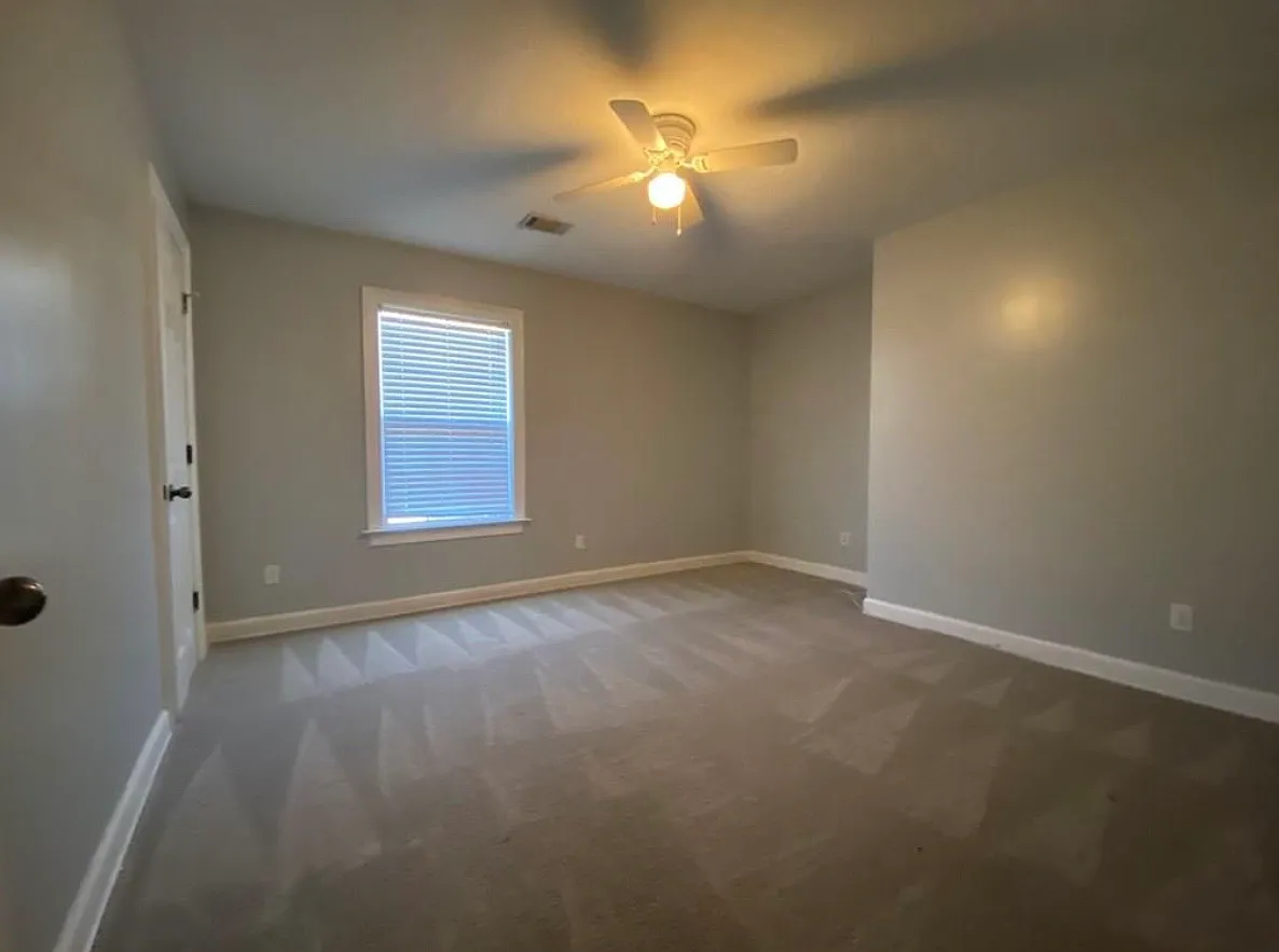 Village West Lane Town House — Photo 3