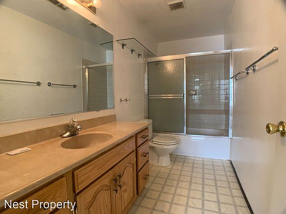 3rd image of 2365 Mariposa St Unit 1