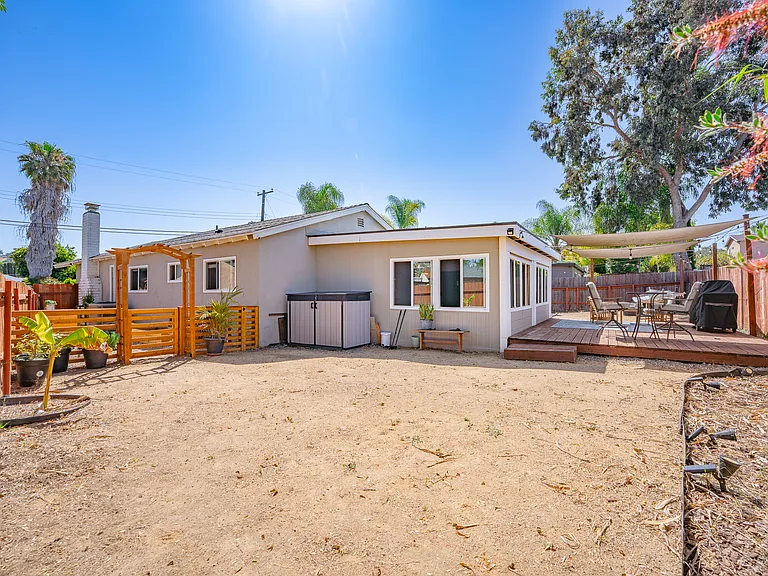 530 Kirtright St — Photo 49