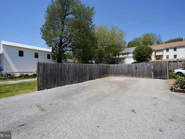 329 Front St, Parkesburg, PA 19365