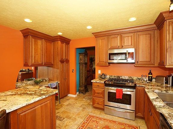 5th image of 786 Stoneharbor Ln