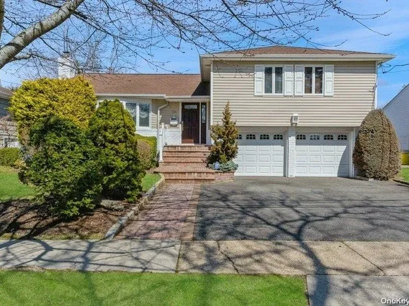 234 Somerset Drive, Hewlett, NY 11557