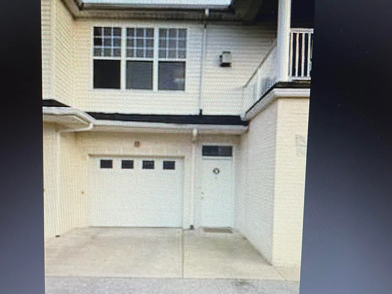 229 Adams Pointe Blvd #3 — Photo 1