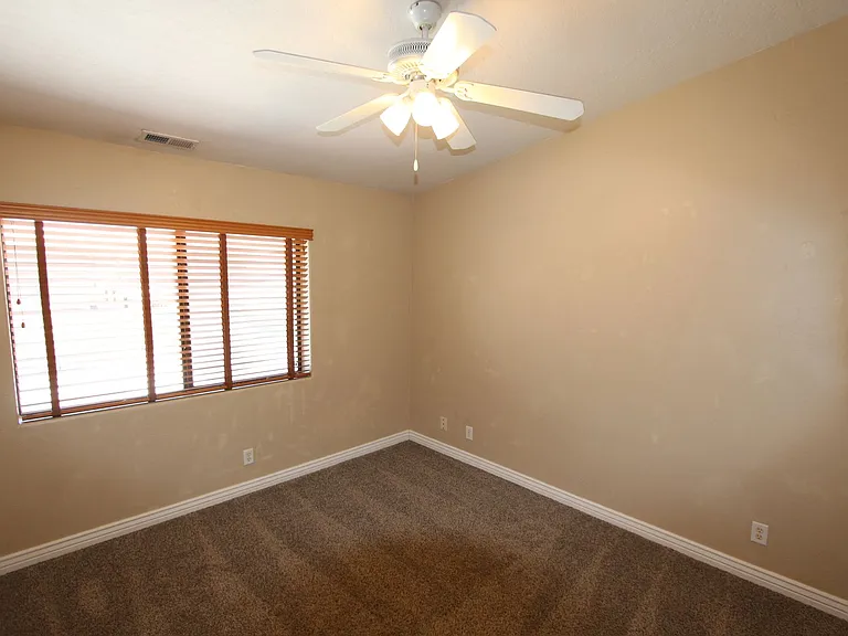 1535 E Payton Way — Photo 30