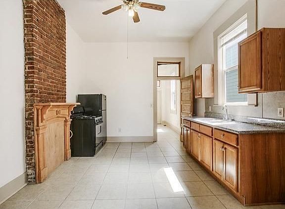 5th image of 618 Hagan Ave
