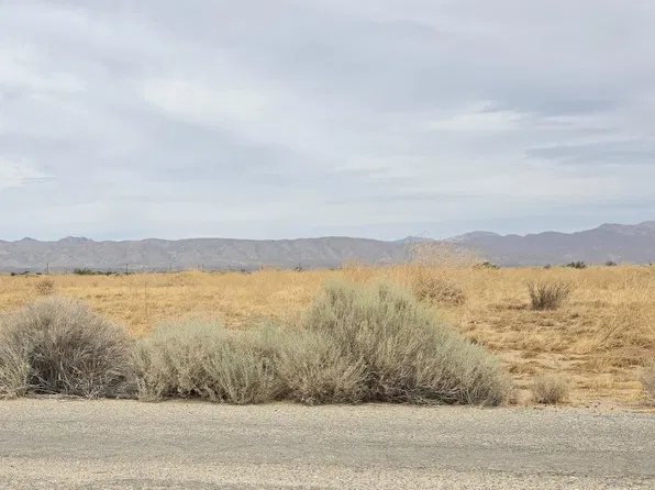 Vivian Pl, California City, CA 93505