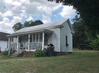 214 Carolina Ave, Thomasville, NC 27360