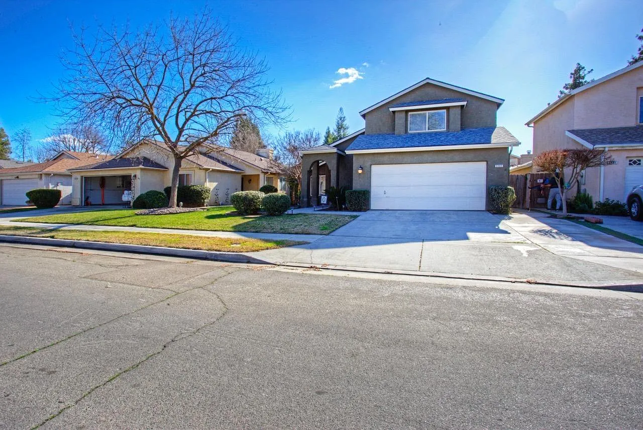 3583 W Browning Ave photo 1