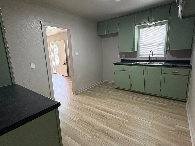 819 N Denver St — Photo 9