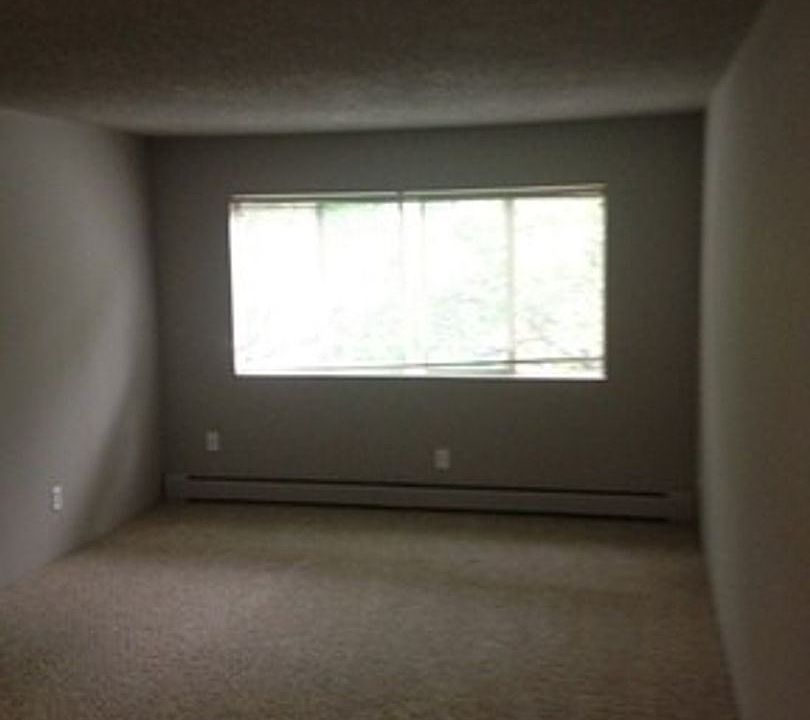 1st image of 520 W Spruce St #D303-527-w