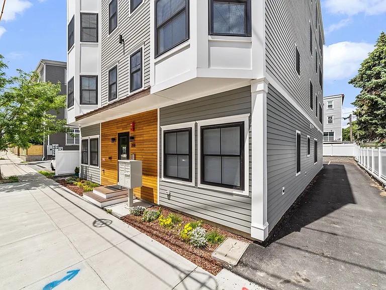208 Spencer Ave #7 — Photo 26