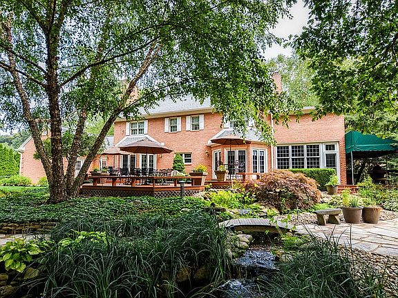 3rd image of 206 La Grande Dr