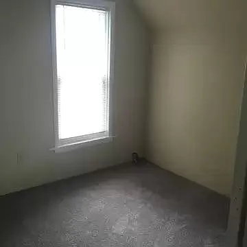 823 Swinton St — Photo 6