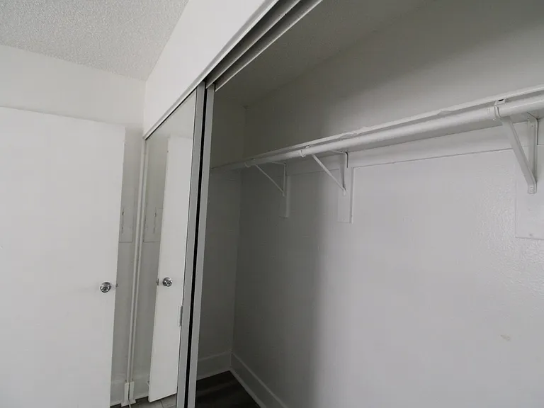 Electro Apartments - WSP 833 Berendo LLC — Photo 16