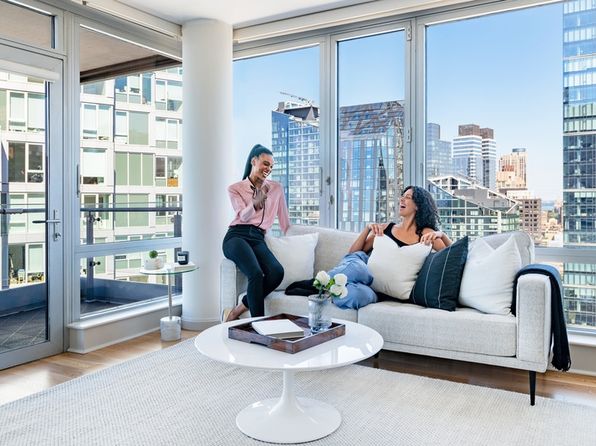 601 W 57th St APT 38L