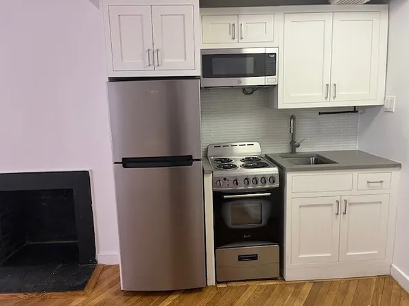 113 Sullivan Street image 3 of 15